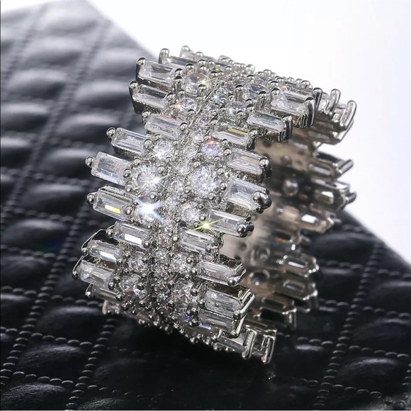 New Women’s 925 Silver Beautiful Sapphire Ring - Picture 2 of 10